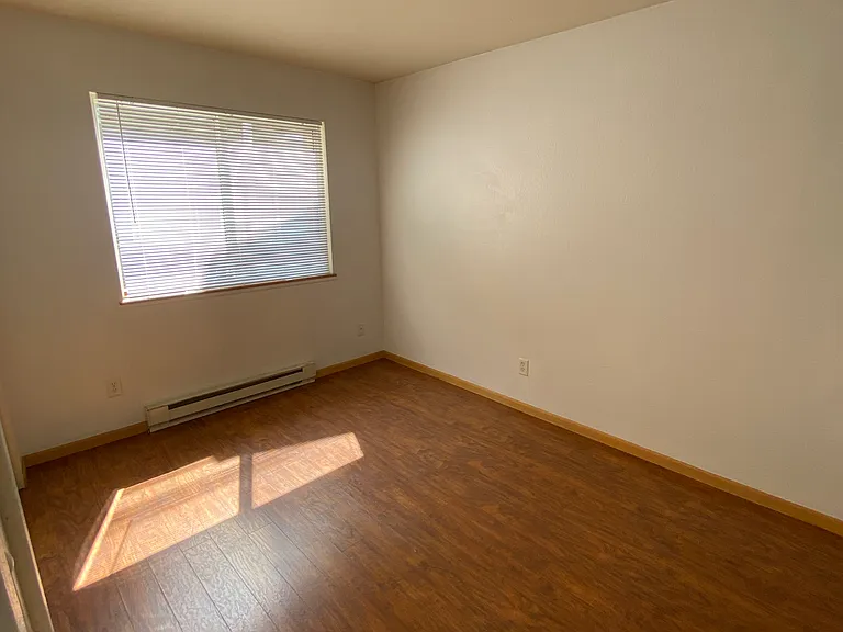 223 W Myrtle St #A — Photo 2