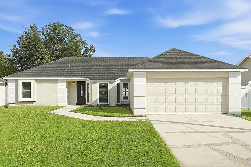 3 bed, 2.0 bath, 1481 sqft, $1,795 — Photo 1