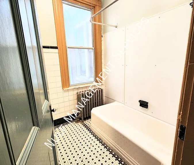4043 Penn Ave #2 — Photo 3