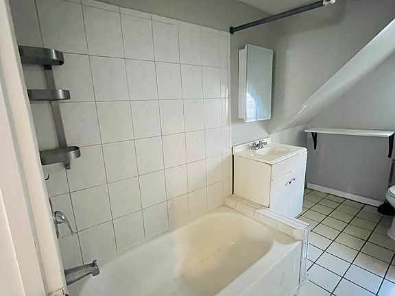 5th image of 82 Peabody Pl #3