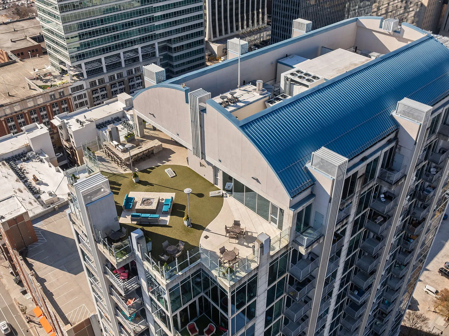SkyHouse Raleigh — Photo 3