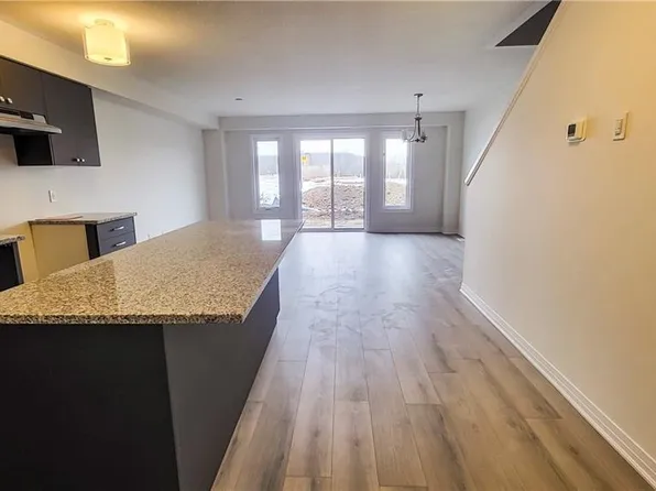 19 Shaded Creek Dr, Kitchener, ON N2P 0K7