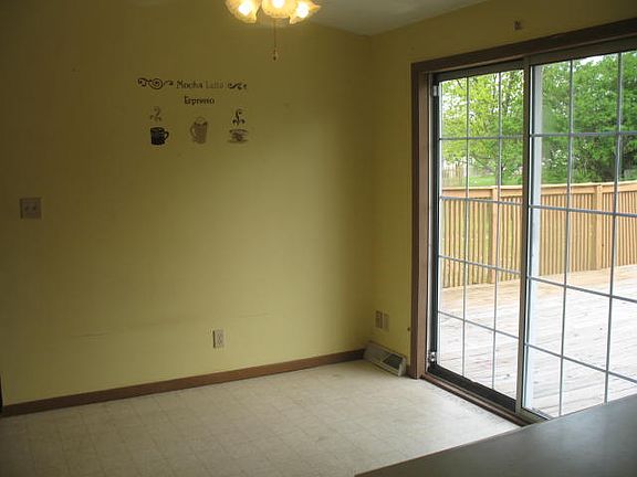 5th image of 3384 Hilltop Dr