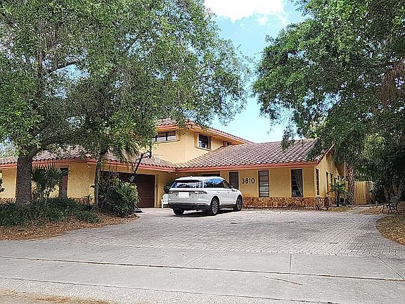 2nd image of 3810 N 32nd Ave