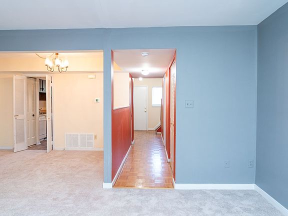 2nd image of 1054 Cheshire Ct