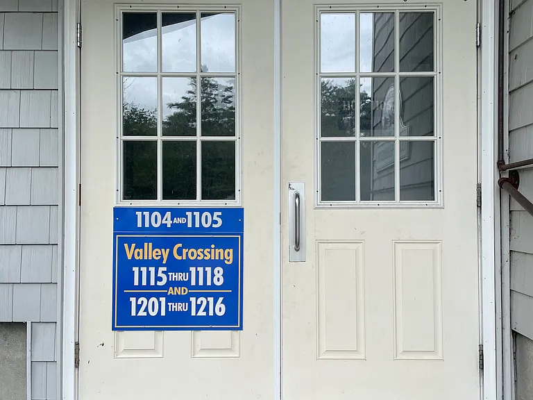 1103 Valley Xing #1103 — Photo 12