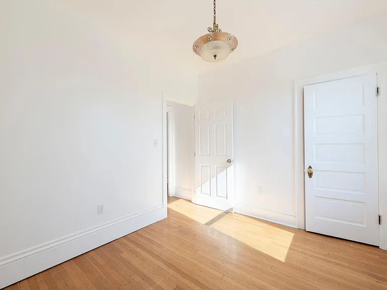 87 C St — Photo 12