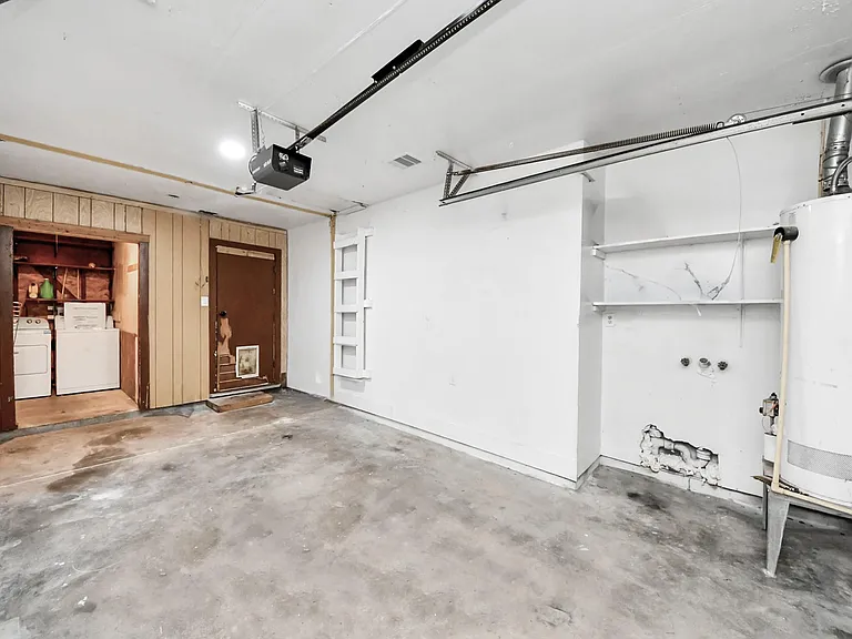 8527 Dillon St — Photo 24