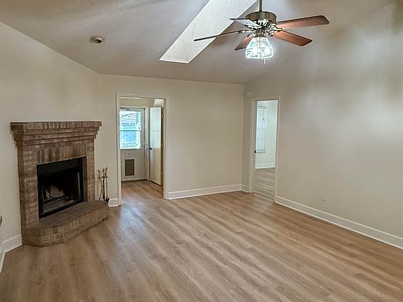 4th image of 4305 Snoopy Ln