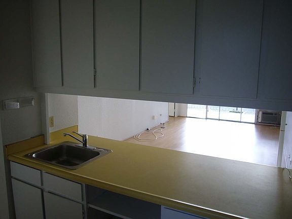 other side of kitchen