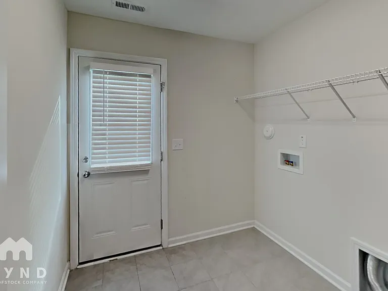 6823 Hardwick Ln — Photo 16