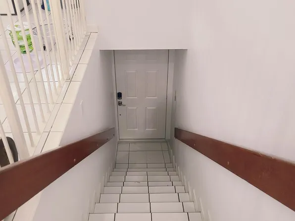 2210 W 74th St APT 202, Hialeah, FL 33016