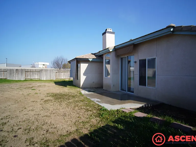 5305 Pine Grove Ct — Photo 15