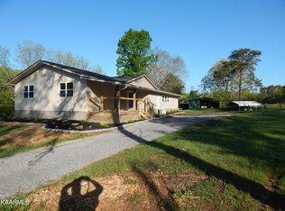 1615 Tom McCall Rd, Maryville, TN 37801