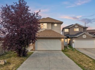 187 E Martinvalley Cres NE, Calgary, AB T3J4L6