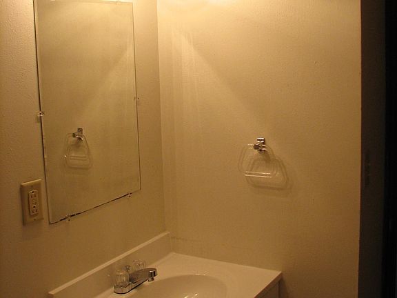 5th image of 770 Zeh Ave APT 2