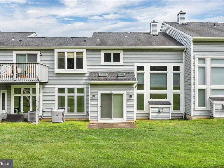 1202 Champlain Dr — Photo 23