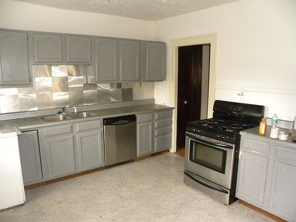 Kitchen range oven electric, refrigerator, built in diswashe