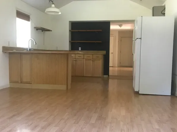 (undisclosed Address), New Paltz, NY 12561