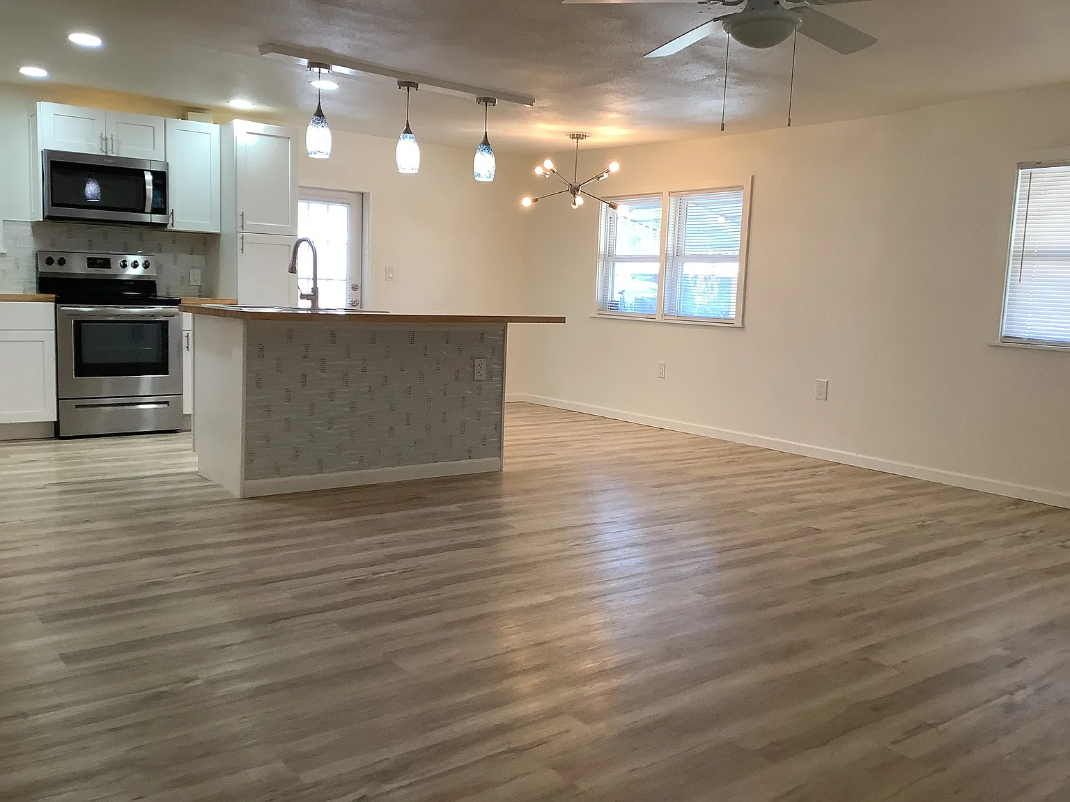 2 bed, 1085 sqft, $1,679 — Photo 4