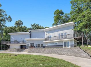 10559 Jefferson Rd, Osceola, IN 46561