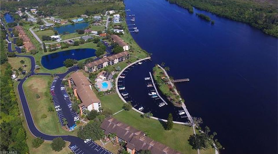 Bay Pointe Yacht & Racquet C