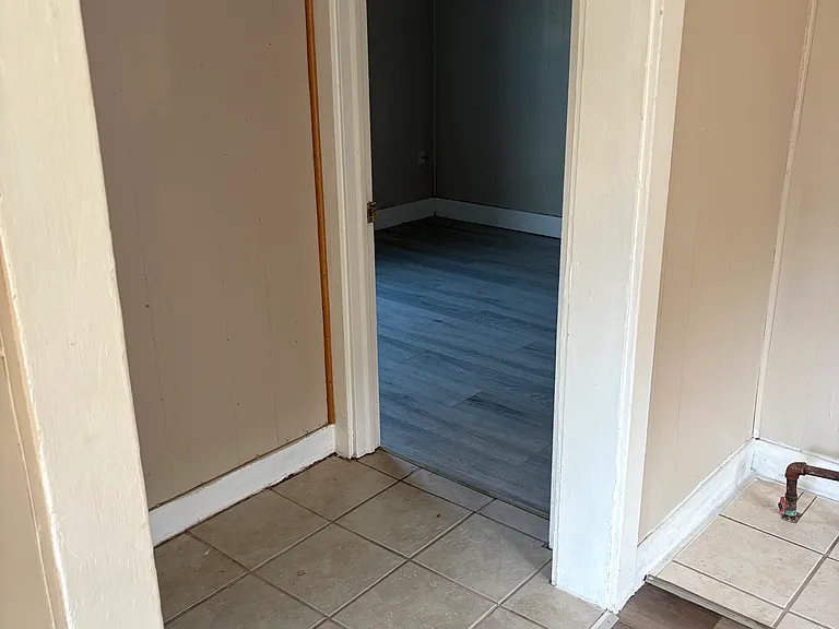 1503 Bay Ave — Photo 10