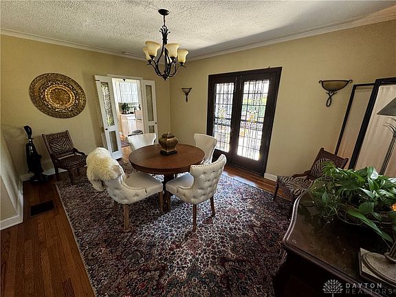 4th image of 1302 Earlham Dr