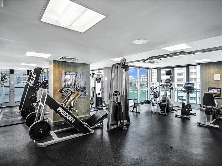 950 Brickell Bay Dr #4610 — Photo 37
