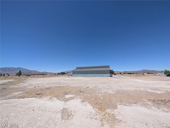 4th image of 4081 Jessica St
