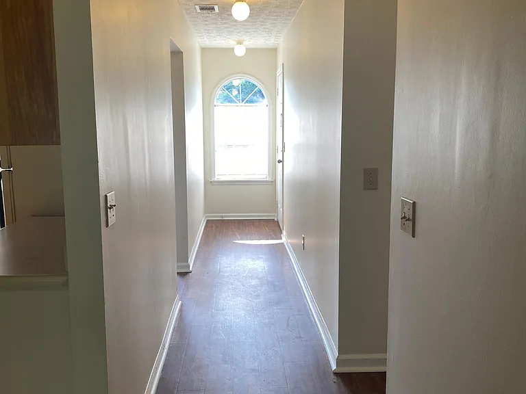 1963 Bluff Ct — Photo 11