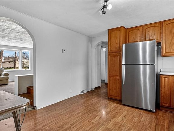 3rd image of 206 South Park Road