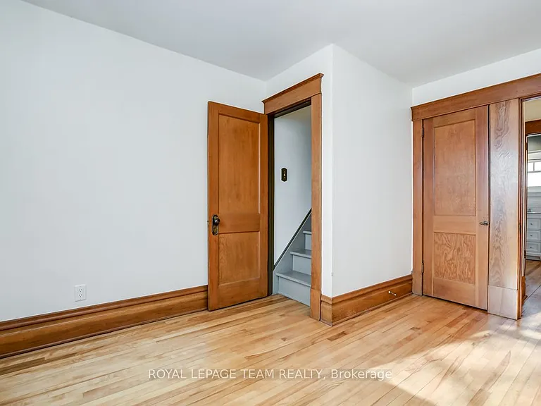 995 Gladstone Ave — Photo 21