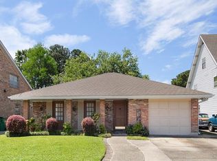 3800 Simone Garden Dr, Metairie, LA 70002