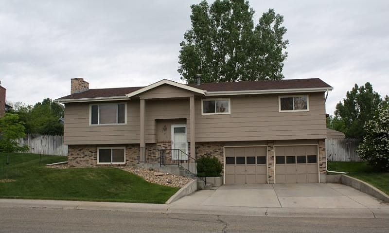 1st image of 670 Wind River Dr