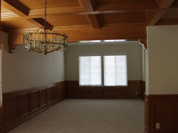 3rd image of 2241 Laurelwood Dr