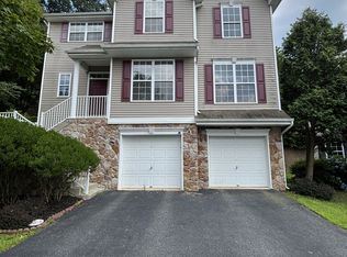 310 Winding Hill Dr, Hackettstown, NJ 07840