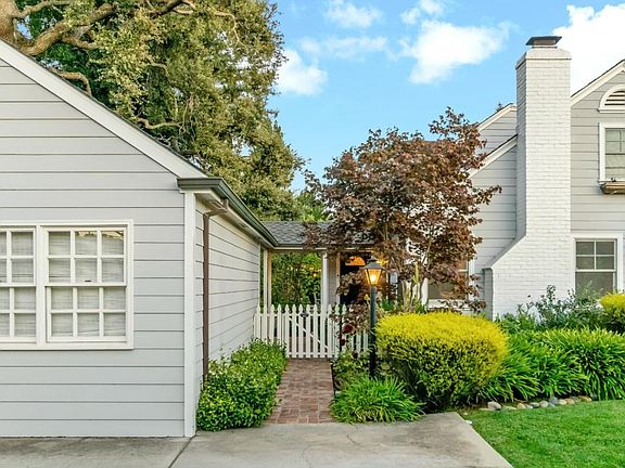 3rd image of 300 Ringwood Ave