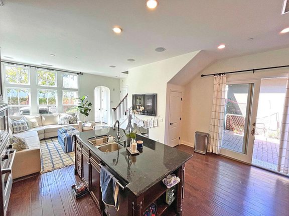 Great room, beautiful kitchen with island