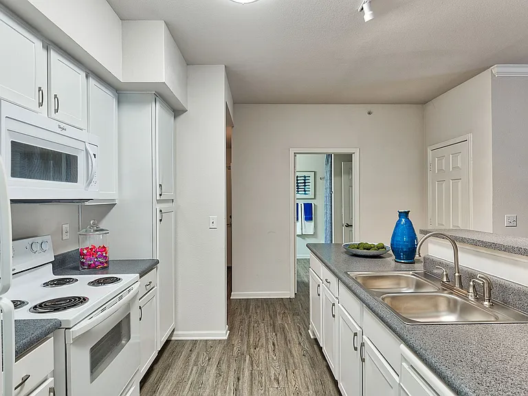 Eastland Trails Apartments — Photo 5