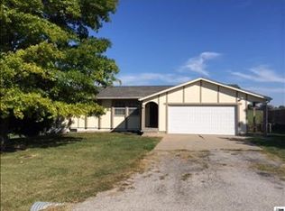 1624 NW 50th St, Topeka, KS 66618
