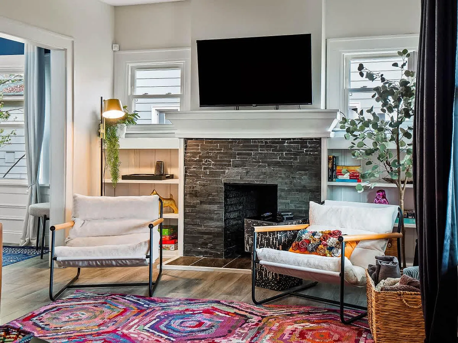 4 bed, 1.0 bath, 1808 sqft, $4,201 — Photo 3