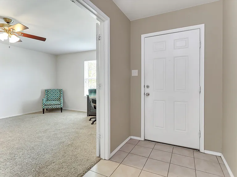 1713 Megan Creek Dr — Photo 8