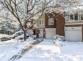 1916 Russell Rd, Ottawa, ON K1G 1L6