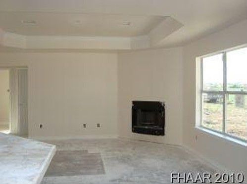 2nd image of 401 Leo Ln