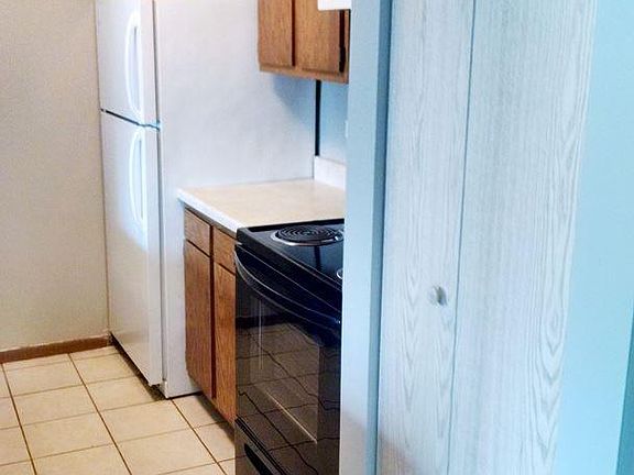 5th image of 645 Swan Dr APT 1A