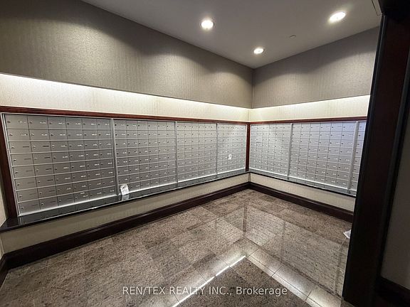 2nd image of 35 Balmuto St #Penthouse 01