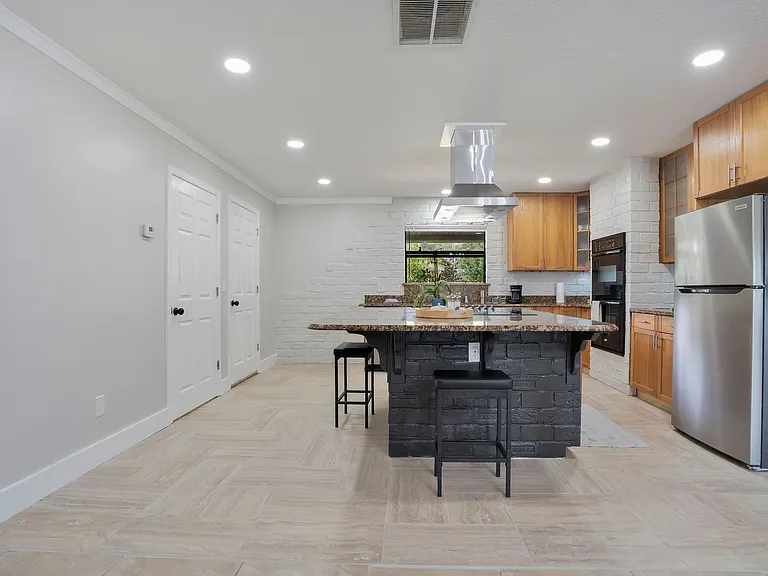 2724 Ardon Ave — Photo 9
