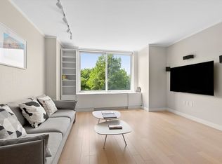 River & Warren, New York, NY 10282