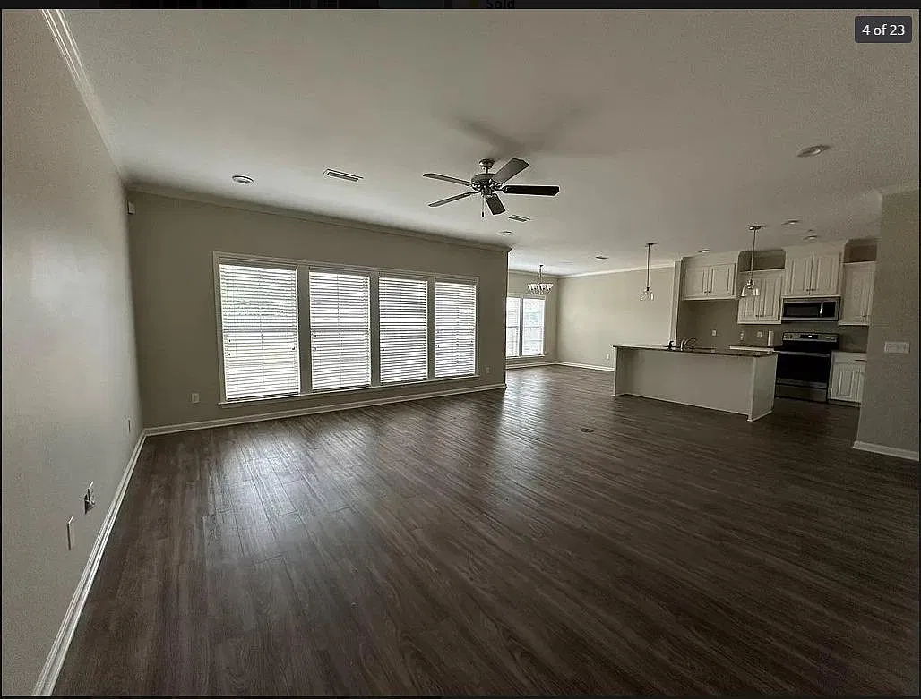 304 Courtland Dr — Photo 3